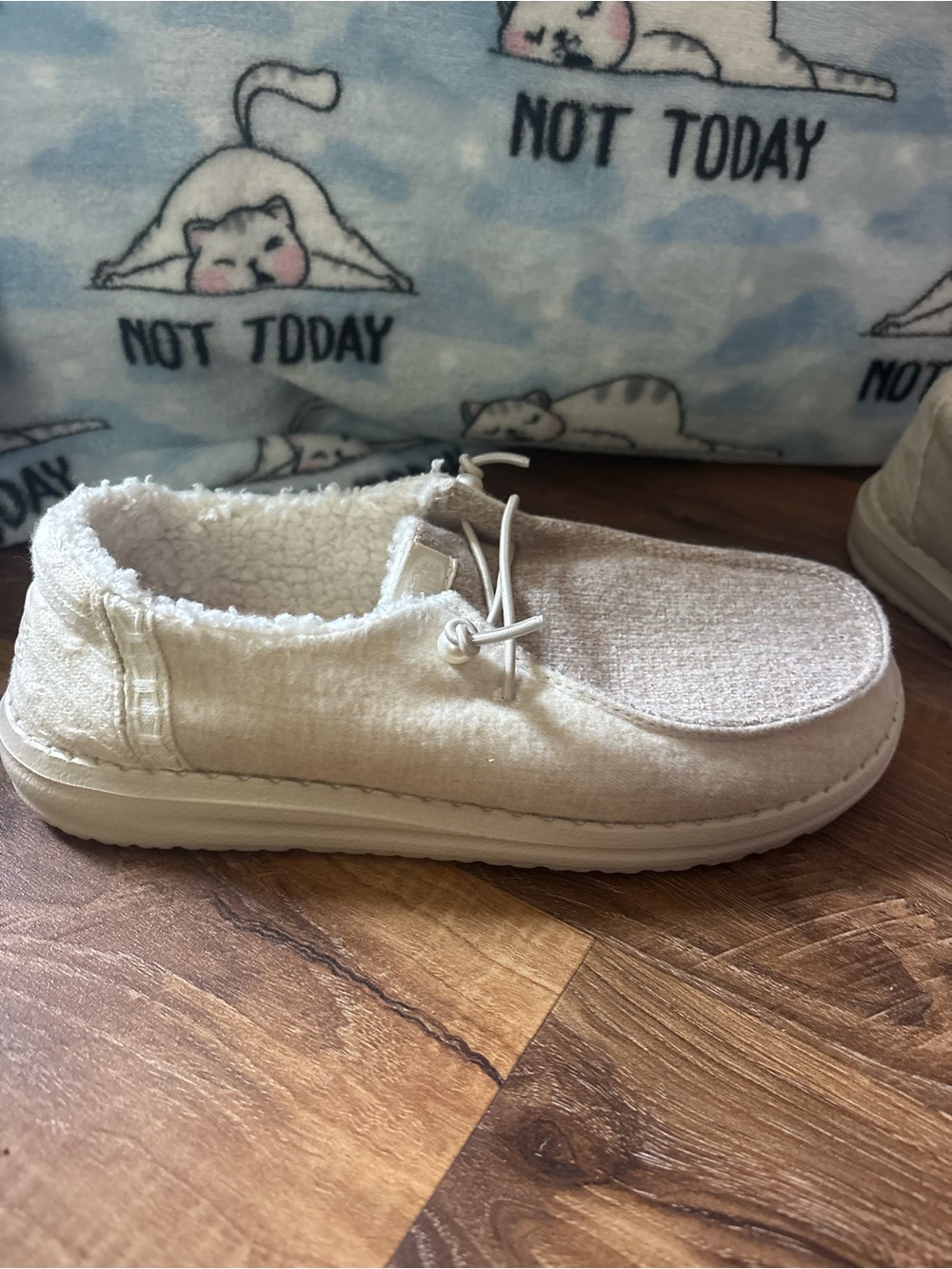 Hey Dude Women's Beige Cream Slip-On Slippers - Picture 3 of 4